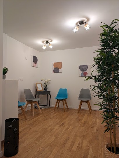 Célia Cayrouse Ostéopathe D.O, Ostéopathe à Châtenay-Malabry