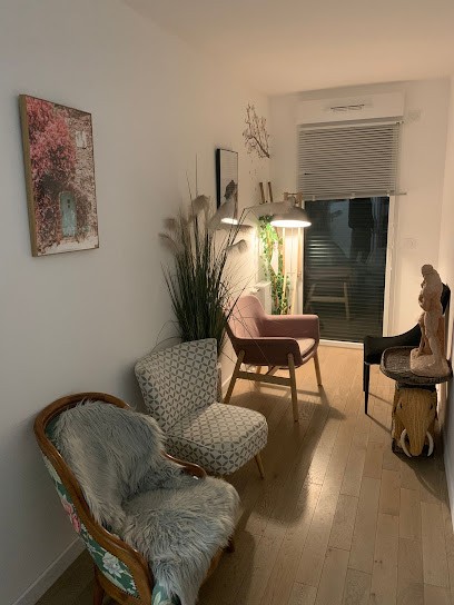 Ostéopathe Sceaux - Myriam Bedoui, Ostéopathe à Sceaux