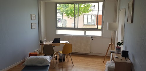 Jessy Joly, Ostéopathe à Plaisir