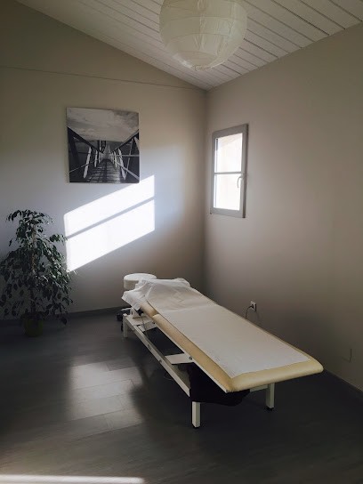 Ostéopathe Marie Feugier, Ostéopathe à Saint-Antoine-de-Breuilh