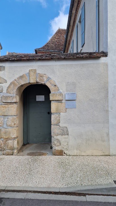 Aubin Girard Ostéopathe, Ostéopathe à Villeneuve-la-Guyard