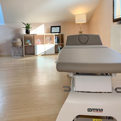 Manon André Ostéopathe D.O., Ostéopathe à Montrodat