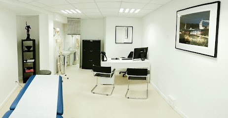 Ostéopathe Poulhalec Brett, Ostéopathe à Enghien-les-Bains