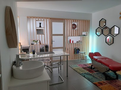 GUILLOU Youna, Etiopathe Ostéopathe, Ostéopathe à Plougastel-Daoulas