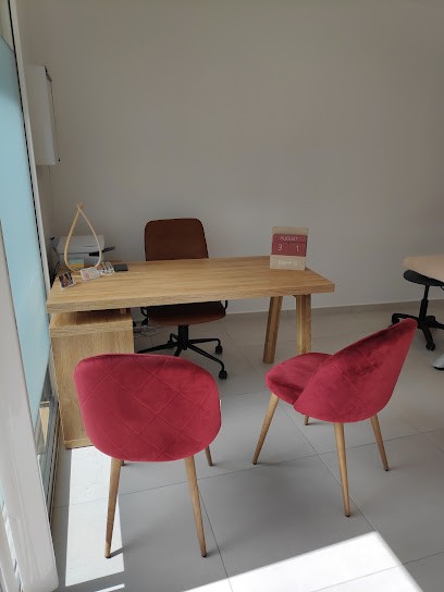 Célia Pillonel • Ostéopathe, Ostéopathe à Rognes