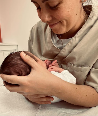 Ostéopathe Paris 14 - Léa Szczepaniak - Du Bébé À L'adulte Ostéopathe à Paris 14