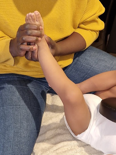 Fatou NIANG - Ostéopathe/Infirmière à Domicile, Ostéopathe à Sarcelles