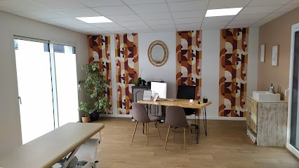 Emilie LE MENELEC Ostéopathe D.O., Ostéopathe à Landaul