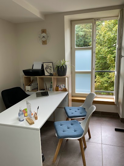 Laura LIMOUSIN-ADAMSKI Ostéopathe D.O, Ostéopathe à Chevannes