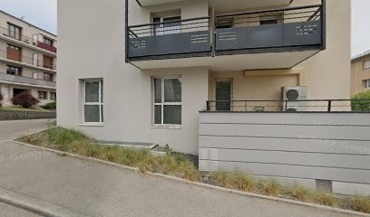 Stella Molle, Ostéopathe à Rives