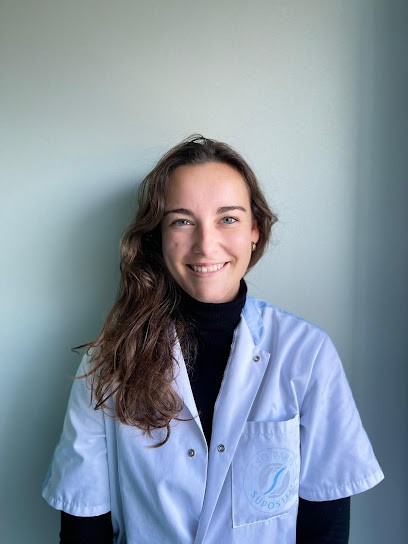 Eléonore Simon, Ostéopathe à Ploumoguer