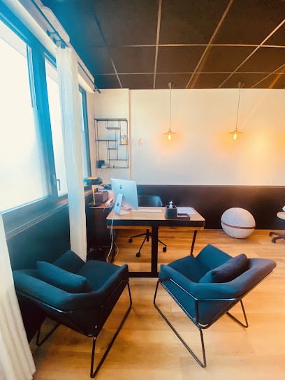 Cabinet D'ostéopathie De Laillé - DELAURIERE Florence & SEBTI Manon, Ostéopathe à Laillé