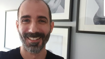 Sendao Carlos-Manuel, Ostéopathe à Ville-d'Avray