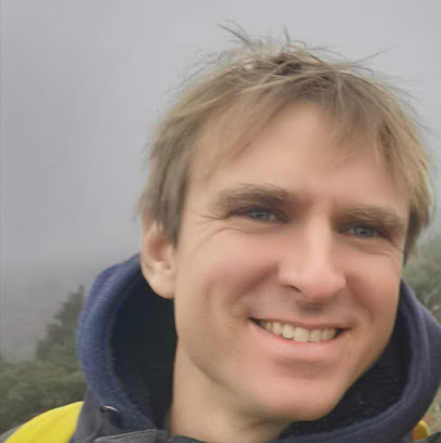Skorupski Wojciech - Ostéopathe, Ostéopathe à Mosnes