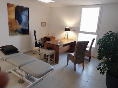 Aymeric LOUTREL Ostéopathe D.O., Ostéopathe à Saint-Julien-les-Rosiers