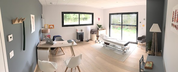 Eline Decelle, Ostéopathe à Saint-Symphorien-de-Lay