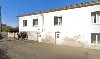 Burnett Stuart Julia, Ostéopathe à Foix