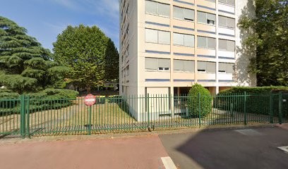 Ostéopathe Sainlez Bernard, Ostéopathe à Oullins