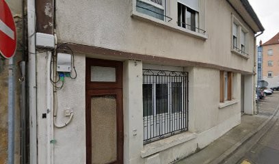 La Comedie, Ostéopathe à Cusset