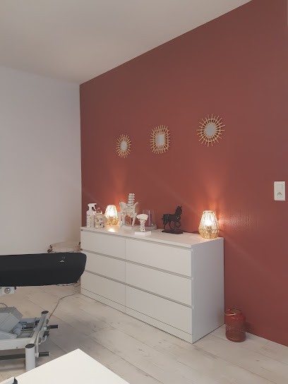 Lauren WADDINGTON, Ostéopathe (DO), Ostéopathe à Pont-l'Abbé