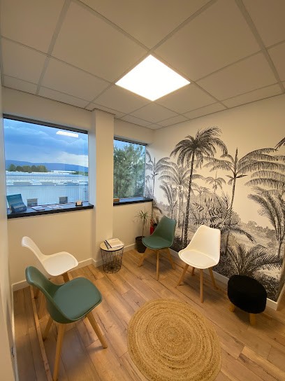 Clémentine MORALES--SORRET Ostéopathe D.O., Ostéopathe à Saint-Pierre-en-Faucigny