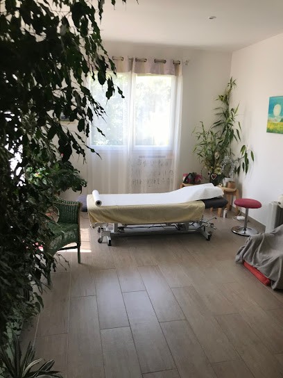 Gaujac Macha, Ostéopathe à Saint-Estève