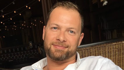 Mickael MERVELET (Consultations à Domicile), Ostéopathe à Mittelbergheim