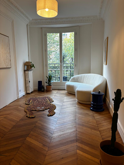 Ines Kheyar - Osteopathe Paris 18 Ostéopathe à Paris 18