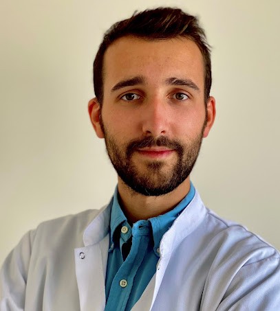 Adrien Gourbin Ostéopathe, Ostéopathe à Trélazé