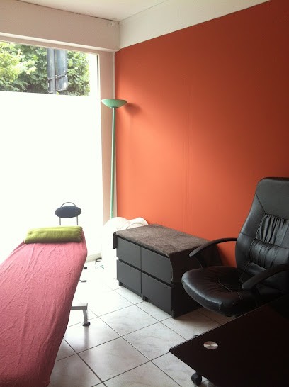 Ostéopathe Claire CORVISY, Ostéopathe aux Mureaux