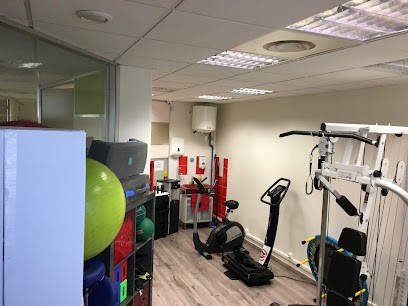 Ouadih BEN ABADA Ostéopathe DO Kinésithérapeute DE, Ostéopathe à Vénissieux