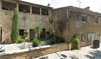 Marine De Séverac Ostéopathe Animalier OA331, Ostéopathe à Paradou