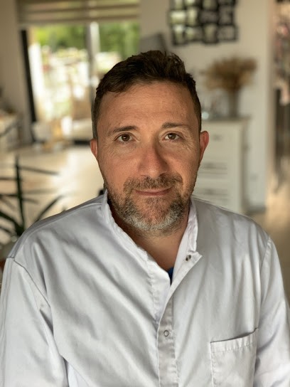 Azencott Sony, Ostéopathe à Montargis