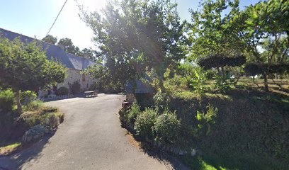 Karine Naccache , Ostéopathe, Ostéopathe à Trédias