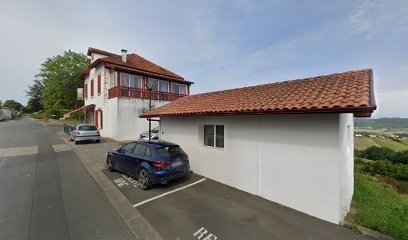 Justine Nevière Ostéopathe D.O, Ostéopathe à Guiche