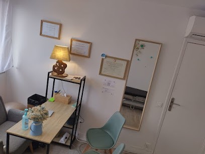 Ostéopathe Suresnes - Eva Martinico, Ostéopathe à Suresnes