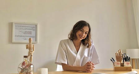 Manon Carlebach - Ostéopathe D.O., Ostéopathe au Vésinet