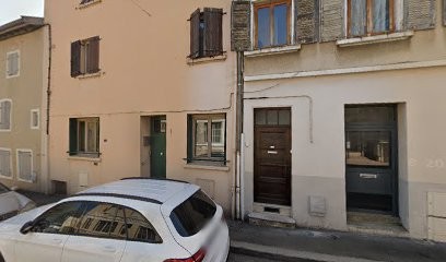 Victoire Spat - Ostéopathe, Ostéopathe à Couzon-au-Mont-d'Or