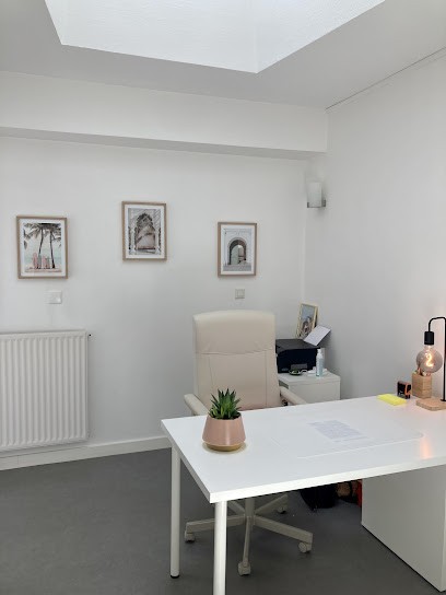 Adélaïde Renais Ostéopathe D.O Collaboratrice De Véronique Bonlarron, Ostéopathe à Saint-Gilles