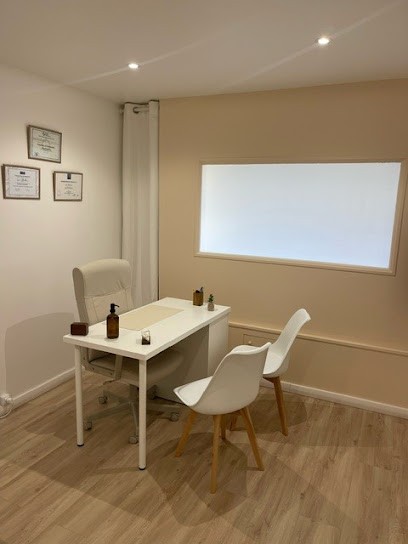 Sara Khadher - Ostéopathe, Ostéopathe à Paris 12