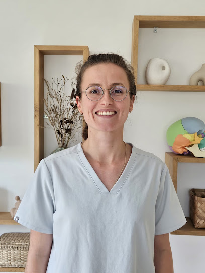 Léonie Lassarat Ostéopathe D.o. (Maison Naïti, En Association Avec Amandine Bornert Et Coralie Bieger) Ostéopathe à Drusenheim