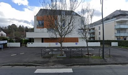 Laura BOUCHENY Ostéopathe, Ostéopathe à Saint-Avertin