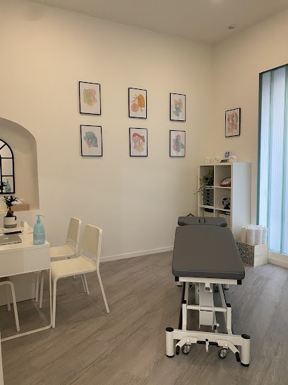 Nina Franceschi - Ostéopathe D.O. - Adultes, Enfants, Nourrissons, Allaitement, Femmes Enceintes, Troubles De La Fertilité, Ostéopathe à Marseille 01