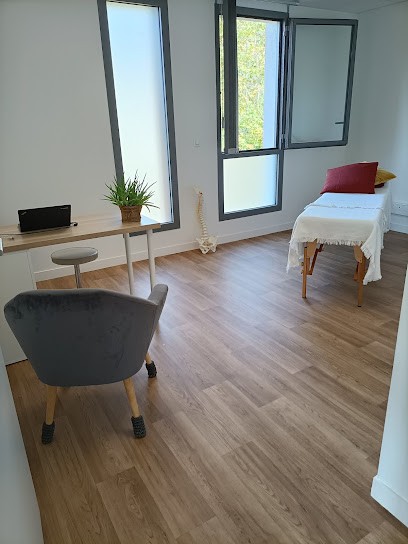 Manon DRAGON Ostéopathe D.O, Ostéopathe à Villefranque