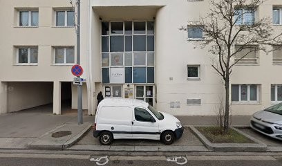 Porchy Marine - Ostéopathe St Priest, Ostéopathe à Saint-Priest