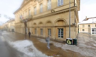 Anais Girardet Osteopathe Animalier, Ostéopathe à Pontarlier