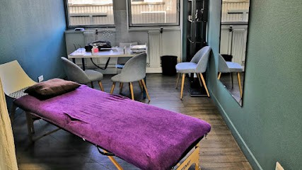 Coraline LEMOINE _ Ostéopathe D.O. _ Edifice Sport Club St Priest, Ostéopathe à Saint-Priest