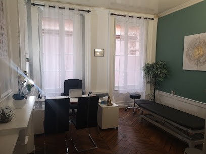 Sihem GASMI LETEINTURIER, Ostéopathe à Lyon 01