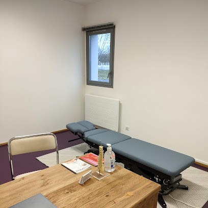 Adrien Pourquery - Etiopathe Saint-Jean-de-Liversay, Ostéopathe à Saint-Jean-de-Liversay