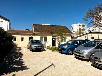 Lou Lecouturier, Ostéopathe à Villemomble